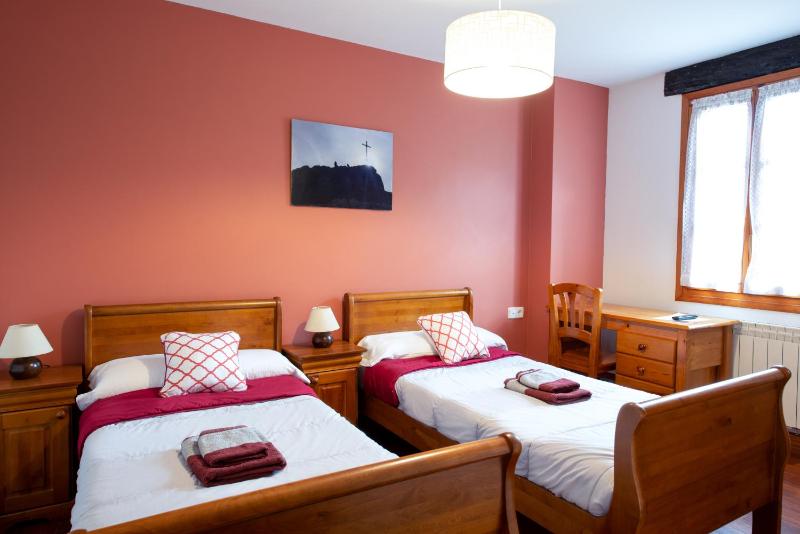 Double or Twin Room with Private Bathroom image 3