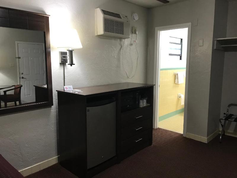 Double Room with Two Double Beds image 4