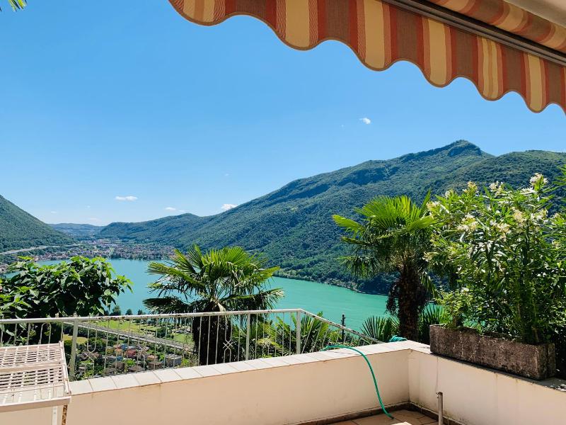 Two-Bedroom Apartment with Lake View image 3