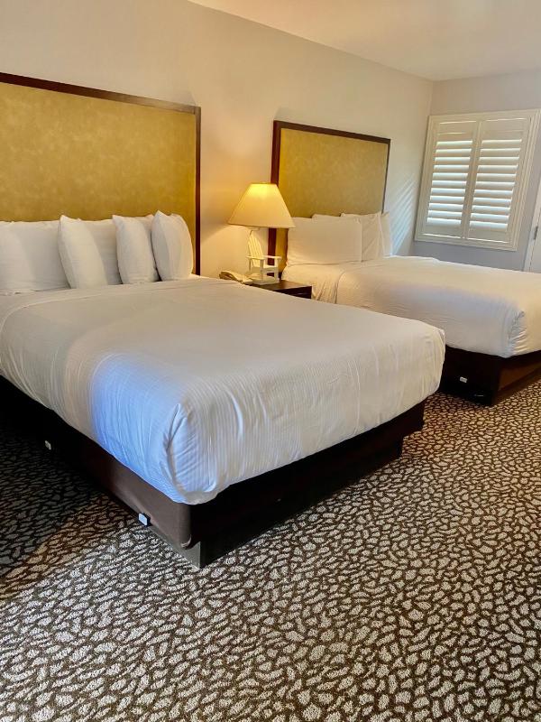 Standard Queen Room with Two Queen Beds image 2
