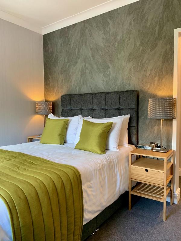 Standard Double Room image 3