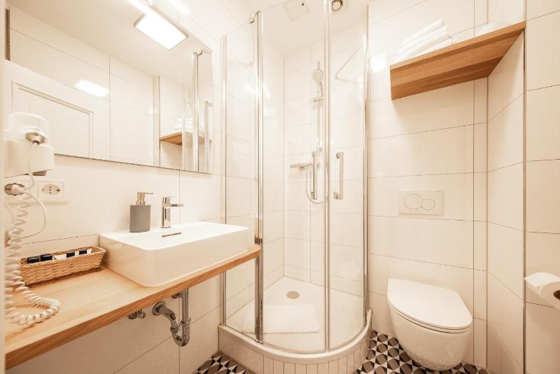Double Room image 2