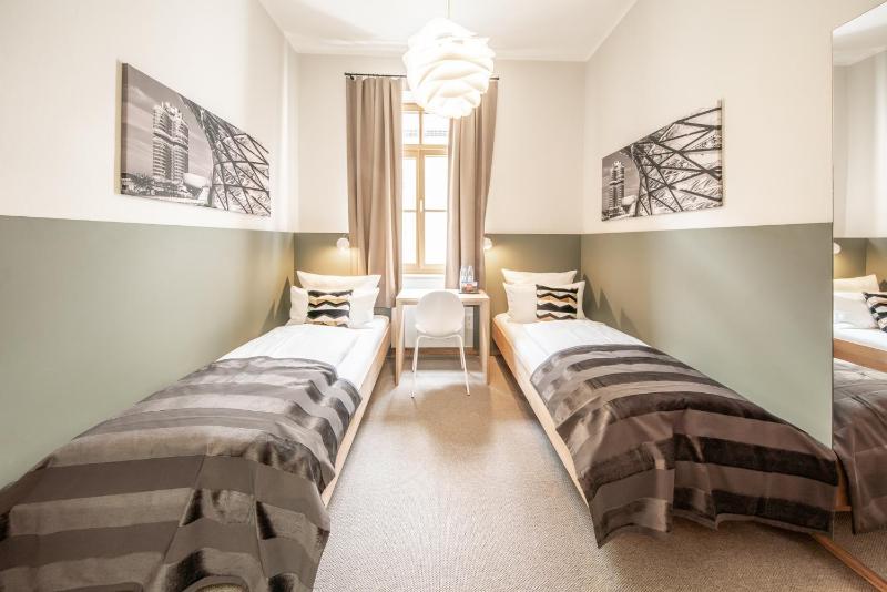 Standard Twin Room image 2