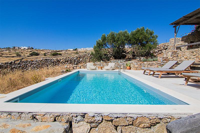 Villa with Sea View image 4