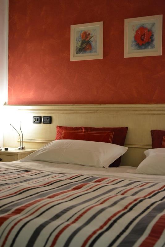 Double Room image 1