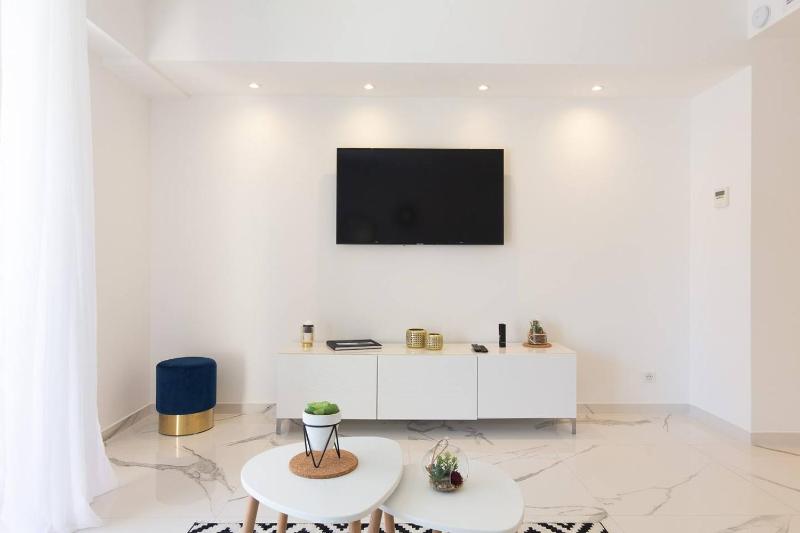 Brand new 2 bedrooms next to Croisette ! - image 8