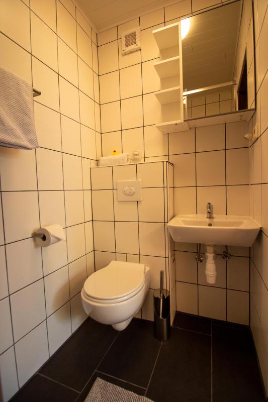 Studio Apartment image 2