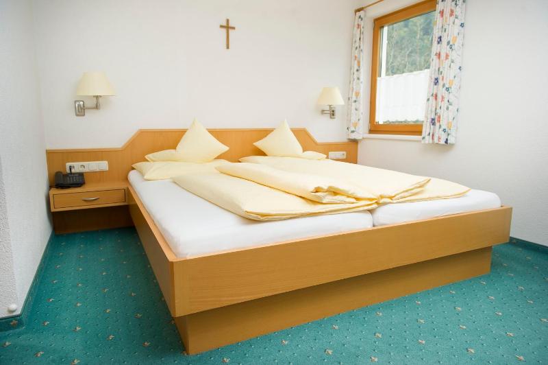 Double Room image 2