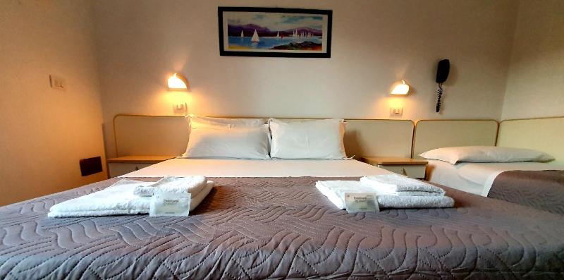Double Room image 1