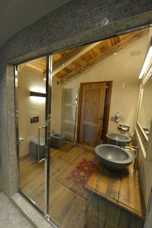 Suite with Turkish Bath image 2