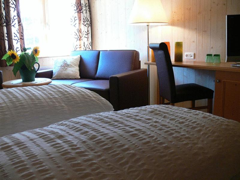 Double Room image 2