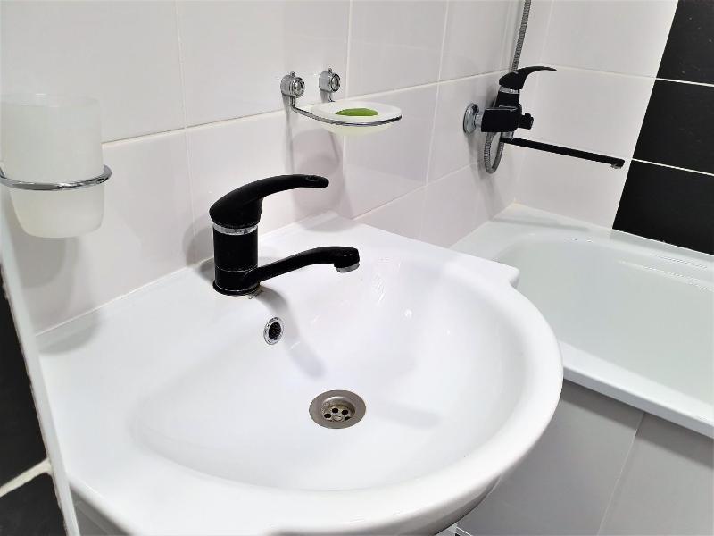One-Bedroom Apartment image 2