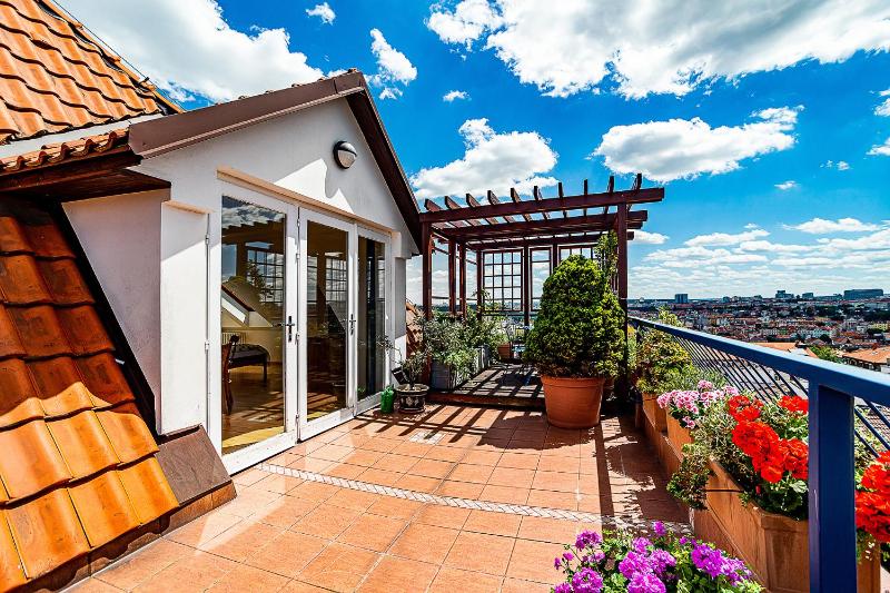 Two-Bedroom Apartment with Terrace image 4