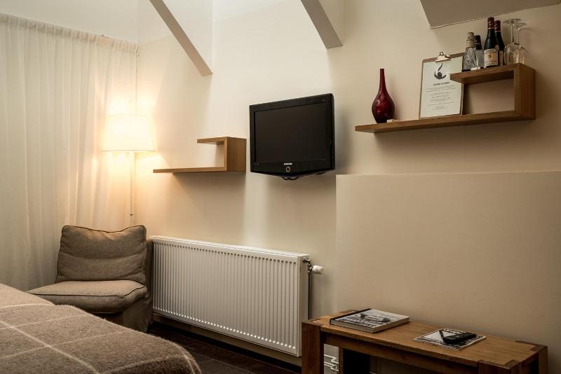 Budget Twin Room image 4