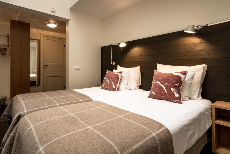 Budget Twin Room image 3