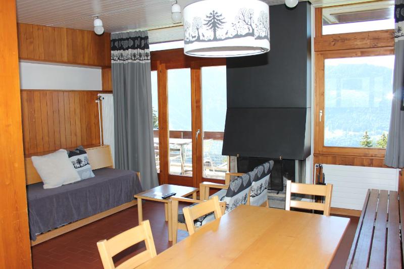 Two-Bedroom Apartment with Balcony - Week image 4