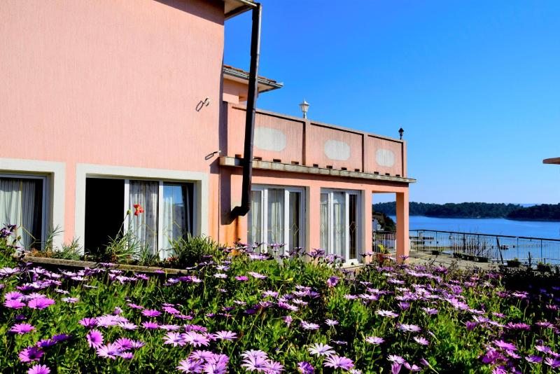 Apartment with Sea View image 1
