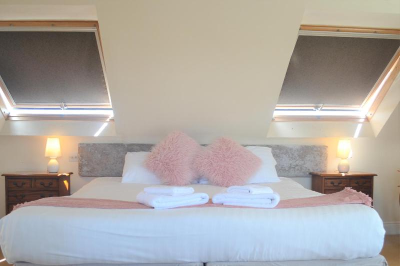Deluxe Triple Room with Sea View image 1