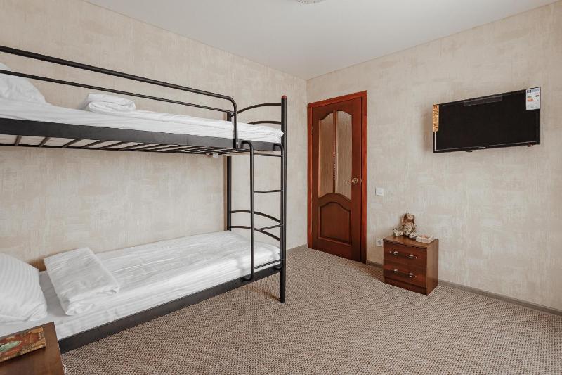 Superior Family Room image 4