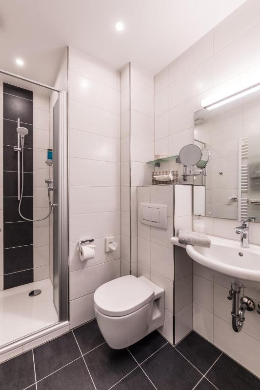 Single Room image 3