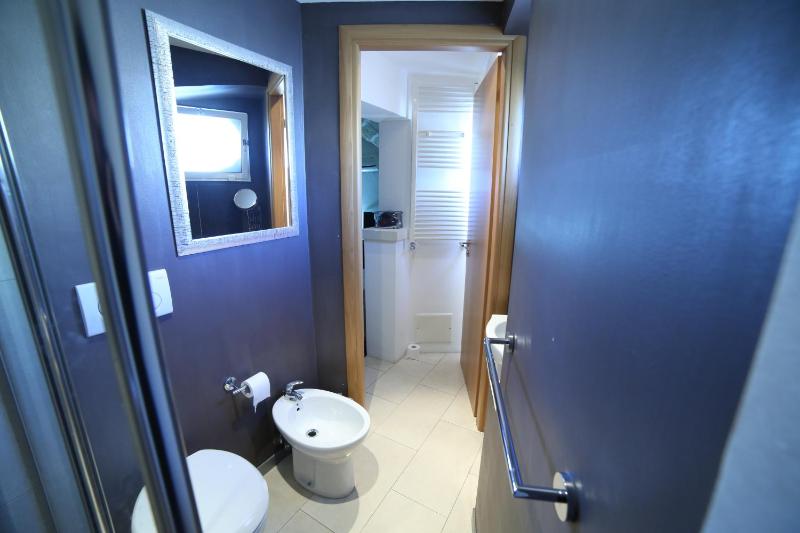Quadruple Room image 2
