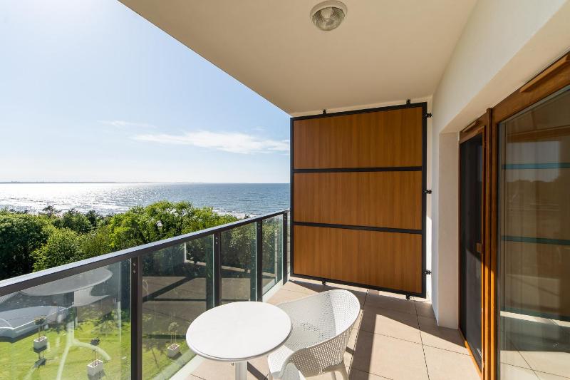 Aquamarina Prima Holiday Studios by the BEACH by Noclegi Renters - image 6