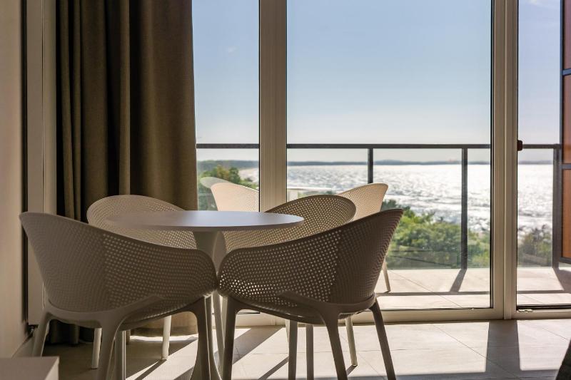 Aquamarina Prima Holiday Studios by the BEACH by Noclegi Renters - image 16