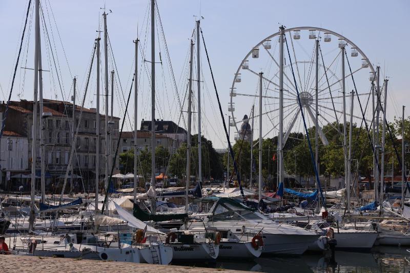 Un Hotel sur le Port - image 50
