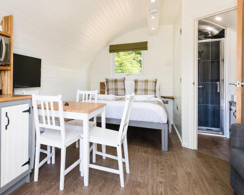 Standard Lodge (without Hot Tub) image 3