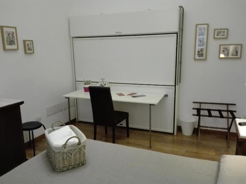 Standard Double Room image 3