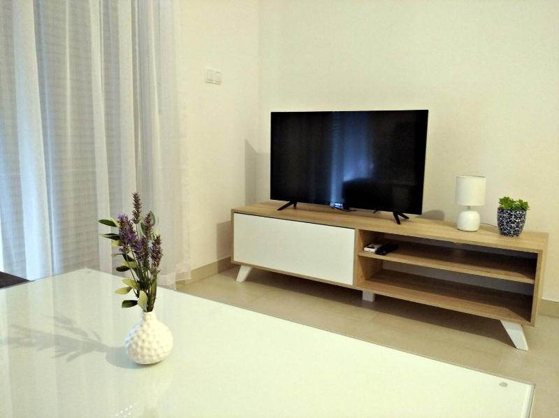 One Bedroom Apartment with Sea View image 1