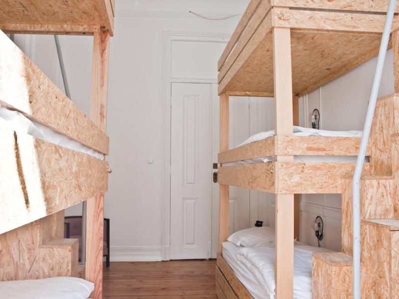 Bed in 6-Bed Mixed Dormitory Room image 2