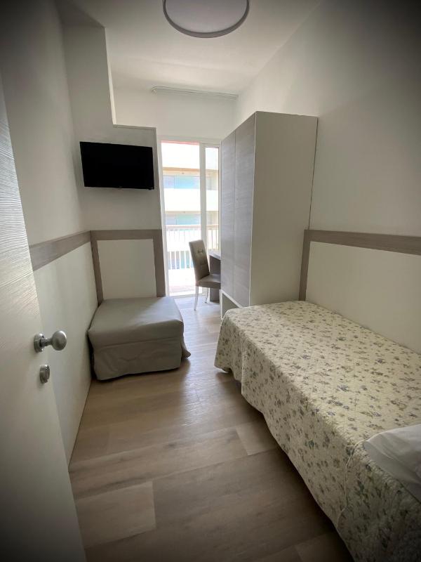 Single Room image 1