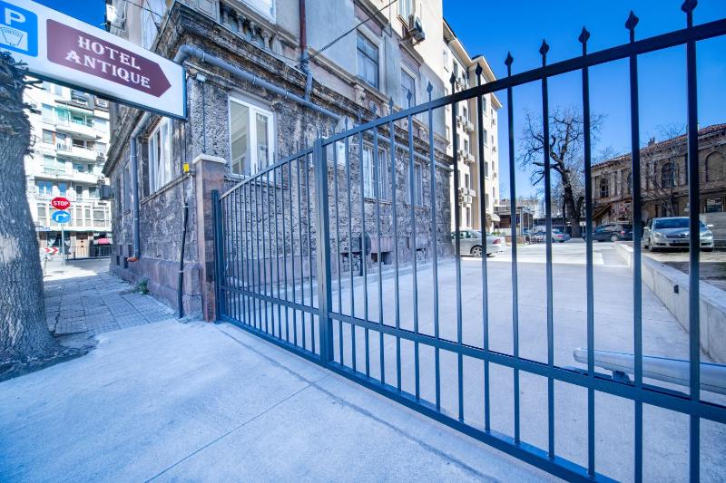 Hotel Antique - free private parking - image 7