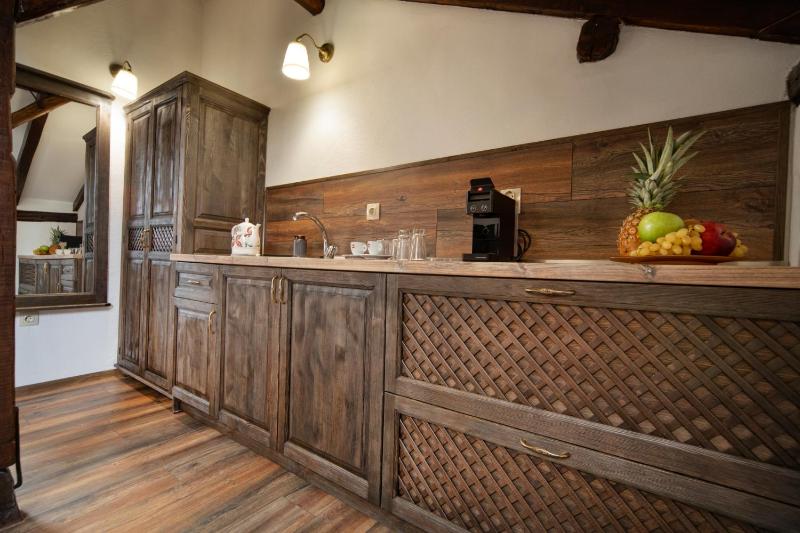 Hotel Antique - free private parking - image 3