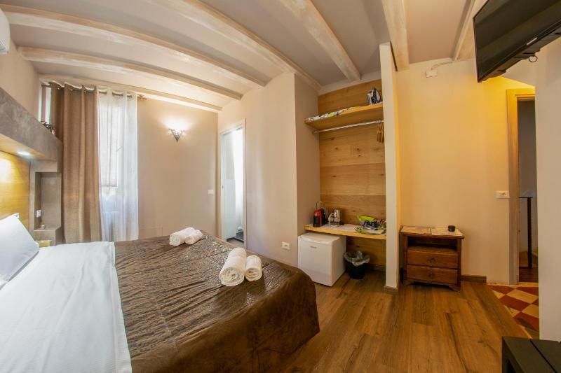 Double Room with Private Bathroom image 3