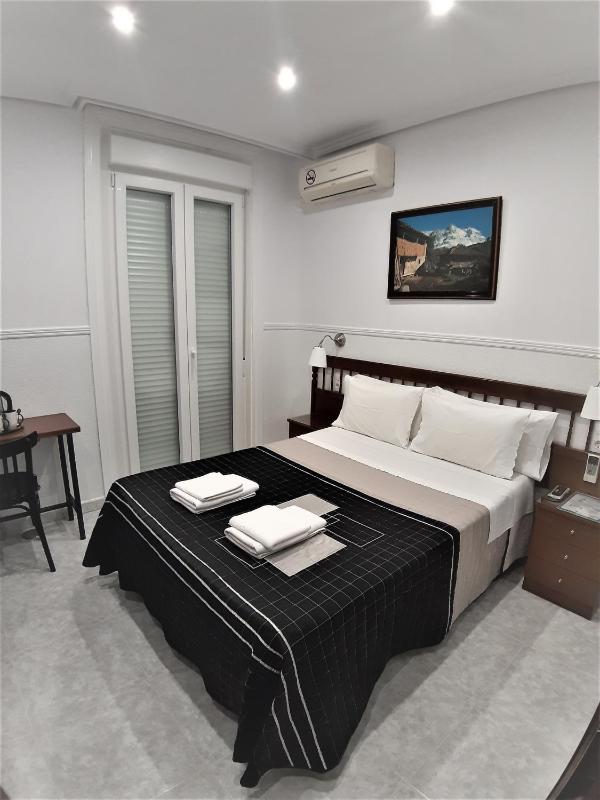 Hostal Dulcinea - image 1