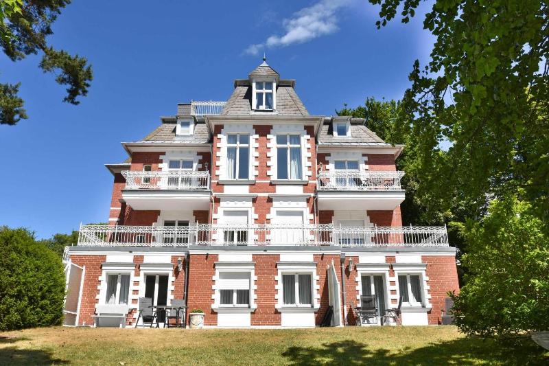 Apartment with Sea View image 4