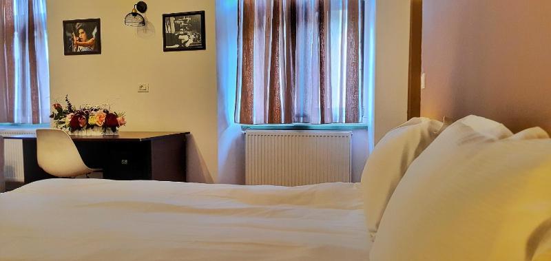 Family Double Room image 3