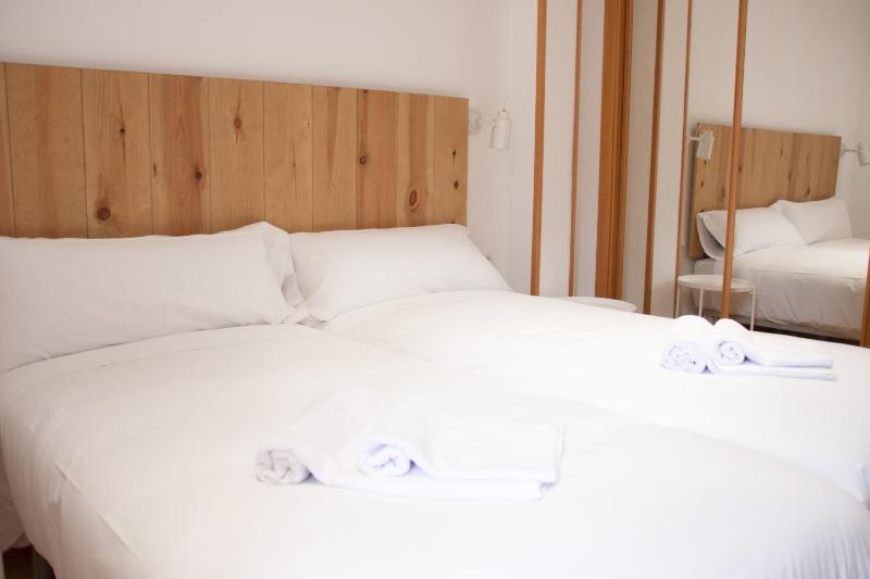 Double Room image 2