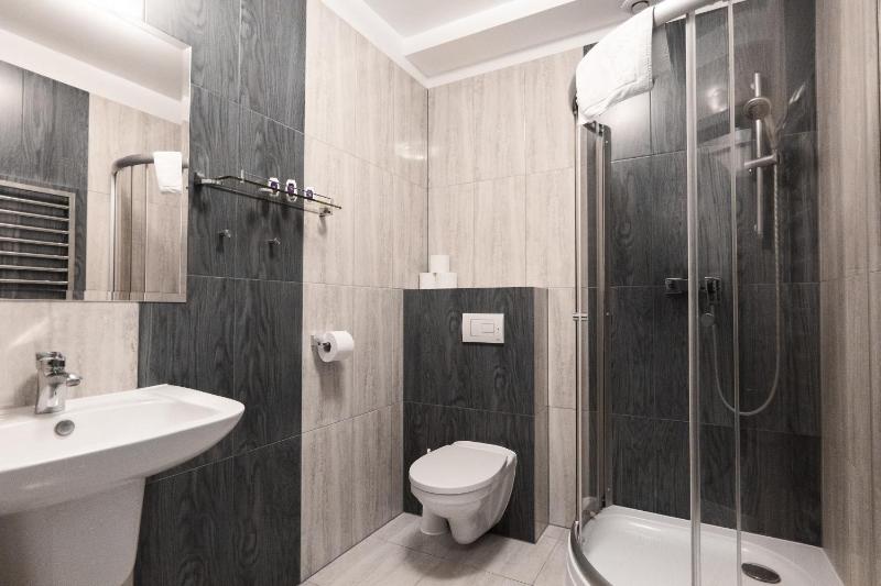Triple Room with Shower image 2