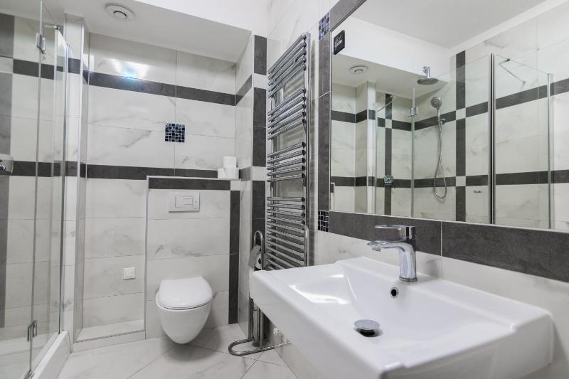 Double Room with Private Bathroom image 2