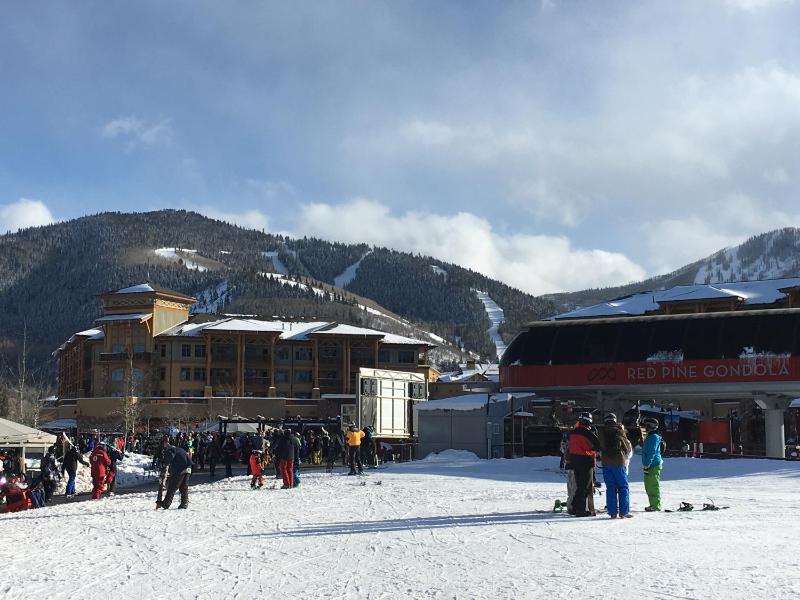 Unequalled Ski in Out Location Next to Gondola Sundial 2BR Pool Hot tubs Condo Nast Winner C107 - image 17