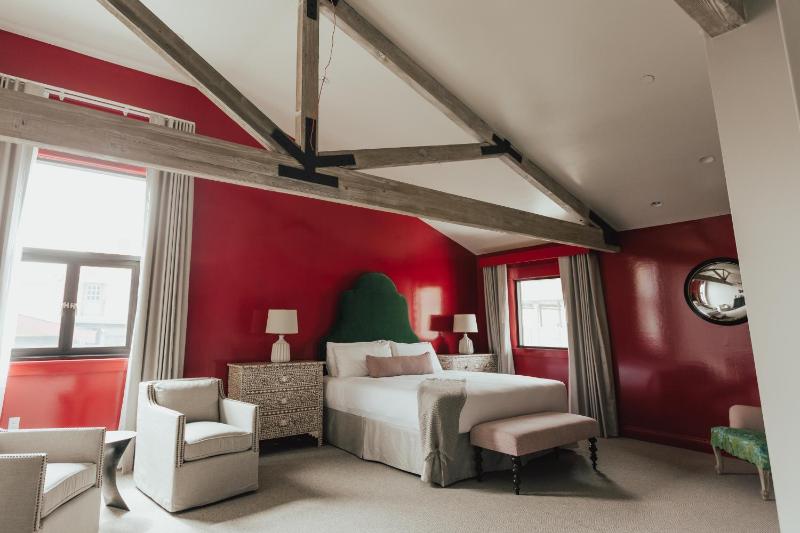 King Suite image 3