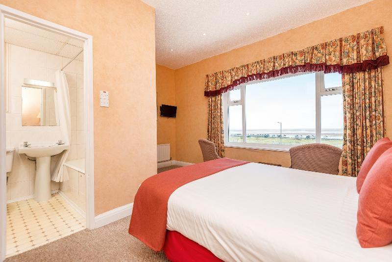 Room #35916521 image 4