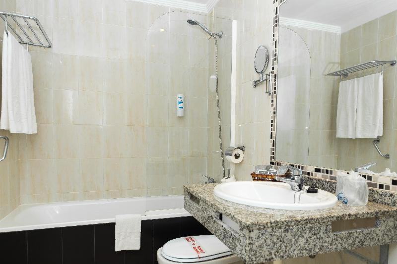 Room #30949414 image 4