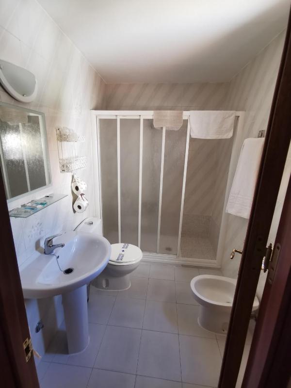 Superior Queen Room image 2