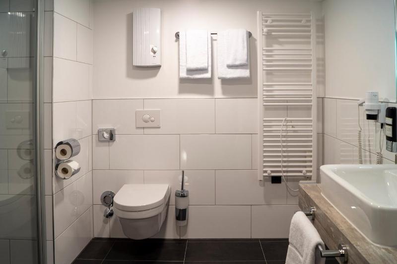 Single Room image 4