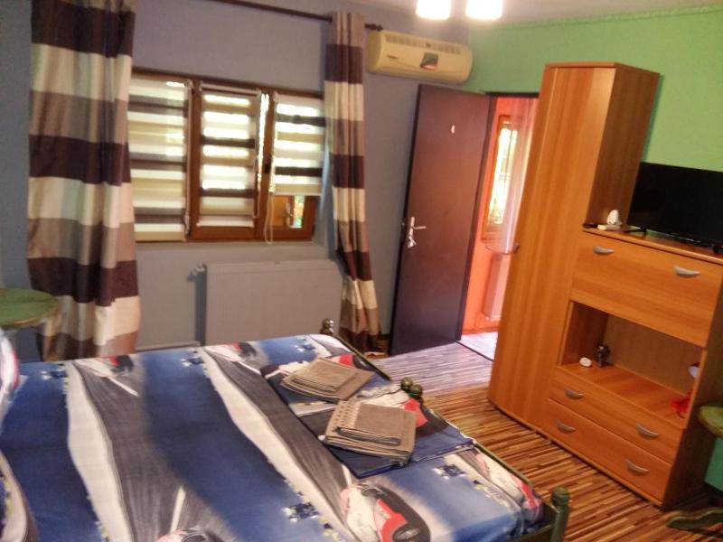 Double Room with Private Bathroom image 2