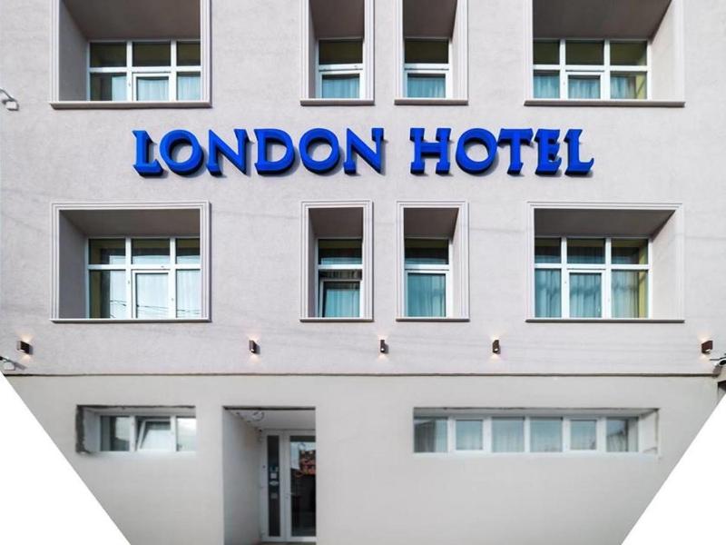London Hotel - image 23